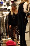 Christina Aguilera - Page 2 Th_44146_celebs4ever_Christina_Aguilera_Candids_Shopping_in_Hollywood_October_4th_2008_0024_122_126lo