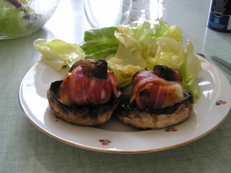 Champignons farcis au chèvre et aux lards 340144-91a8e3