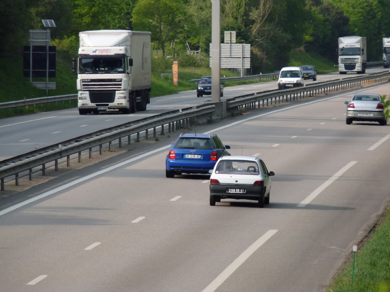 Quelques voitures vues sur la route: Audi-rs4-1bec203