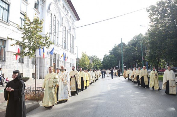 ÎN MEMORIA CELOR PLECAȚI DINTRE NOI - Pagina 9 Vue2en7yuby