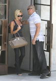 Victoria & David shopping in LA 2007-07-24 Th_86275_celeb-city.eu_Victoria_Beckham_Beckham_Shopping_in_LA__x104_123_905lo