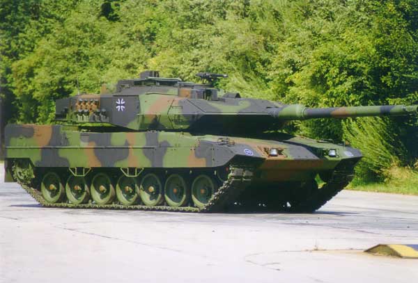 القوات البرية التونسية . Leopard2tank-14-225514b