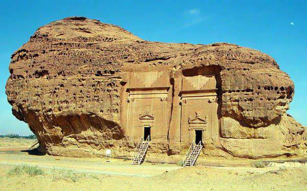 صور مدينة نبي الله صالح المكتشفة بالسعودية 4744025b754c3cacd1f686b0ba443471603e569