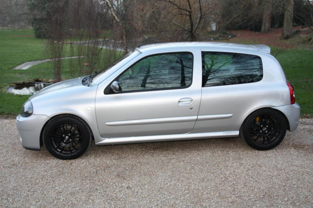 [Renault] Clio RS - Page 4 Photo-049-26693a1