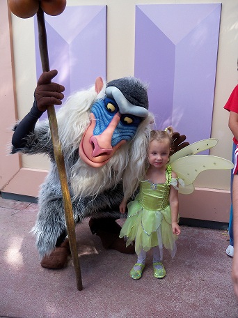 Photos avec les characters/personnages - Page 16 Rafiki-2462a2d