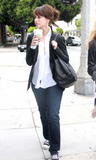 Jennifer Love Hewitt - Page 5 Th_78138_Preppie_Jennifer_Love_Hewitt_at_Kitson_and_hitting_a_Starbucks27_122_178lo