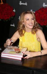 Kylie Minogue Th_289550437_9_122_388lo