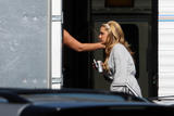 Amanda Bynes - Minigonnissima sul set di  'Easy A' - 23 giu 09 Th_07789_bynes-easya09_122_630lo