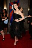 Anne Hathaway - 63rd Annual Tony Awards in New York - 7 giu 09 Th_19756_Anne_Tonys001_122_806lo