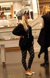 Christina Aguilera - Page 2 Th_44164_celebs4ever_Christina_Aguilera_Candids_Shopping_in_Hollywood_October_4th_2008_0026_122_884lo