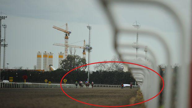 Veliefendi'de çılgın protesto At2