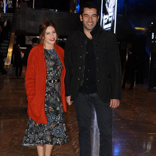 Sinem Kobal ile dünyaevine giren Kenan İmirzalıoğlu, 5 ayda yaklaşık 5 kilo verdi. Eşini spora yazdıran Kobal, evde ise diyet yemekleriyle İmirzalıoğlu'nu formda tutuyor. Bu yıl içerisinde evlenen Tarkan ve Kıvanç Tatlıtuğ ise evlendikten sonra 8-9 kilo a 7aca0b35dfe1f60deca51bb56f29453a