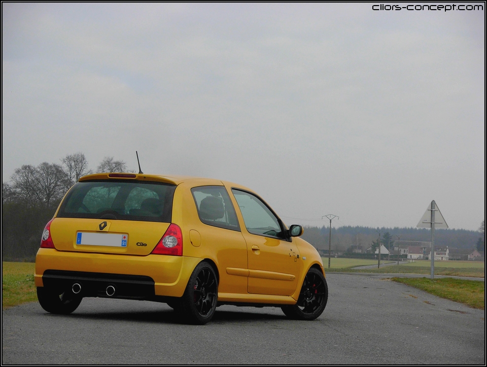 [Renault] Clio RS - Page 5 Clio-rs3-2-321828f