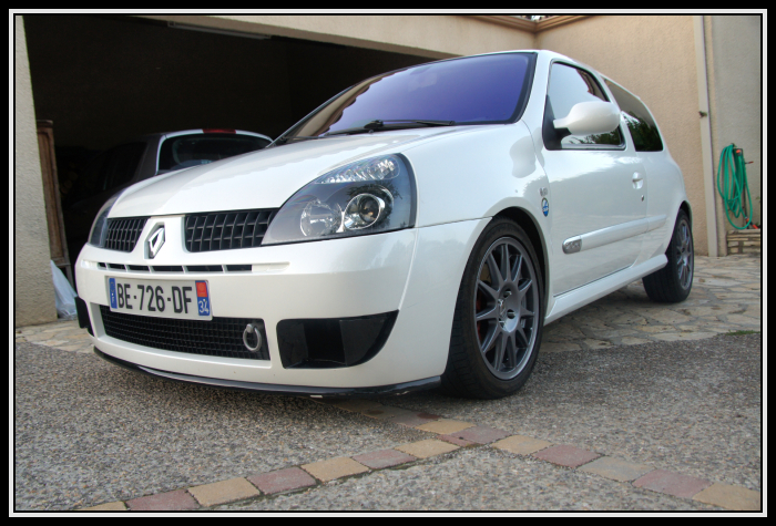 [Renault] Clio RS - Page 4 Dsc01683-border-2b650f0