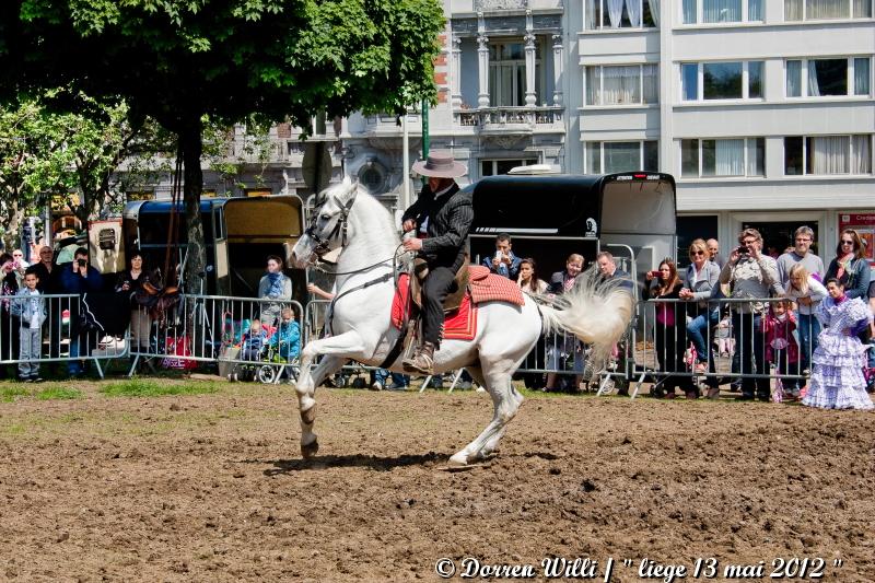 Liège - A PIED, A CHEVAL, A VELO et la FERME EN VILLE - Le 13 mai 2012 Dpp_liege---0034-349d906