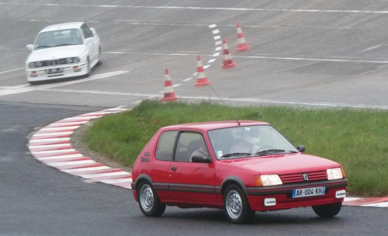 Les Peugeot 205 croisées dans la rue - Page 4 P1350285-34598f3