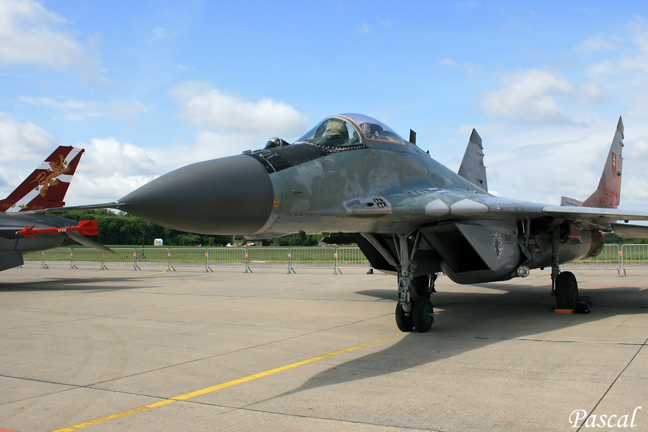 Florennes  Airshow 2012 les 23 & 24 juin 2012 - Page 11 Flor-46-35f2c59