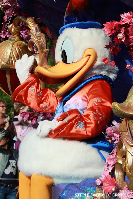 Photos avec les Personnages Disney - Page 20 Disney-2012-06-25-1425-360a4f1