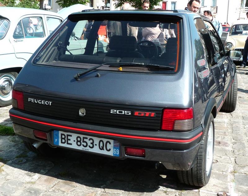 Les Peugeot 205 croisées dans la rue - Page 4 P1370210-348f844