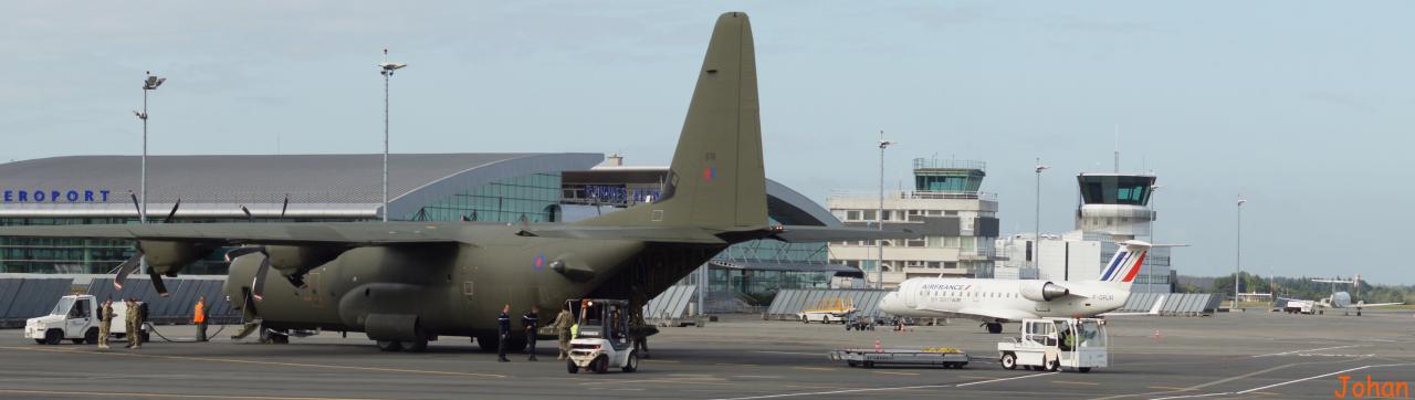 C-130J-30 Hercules (L382) Royal Air Force ZH878 le 29.09.12 - Page 2 C130-raf-3--385a803