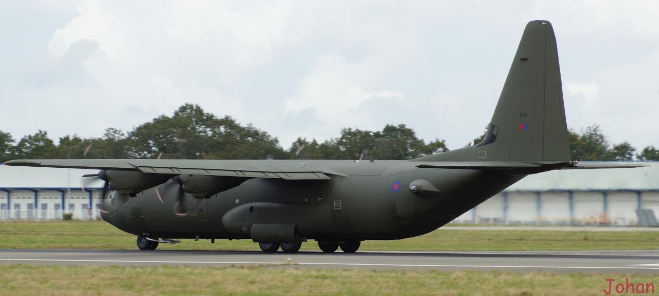 C-130J-30 Hercules (L382) Royal Air Force ZH878 le 29.09.12 - Page 2 C130-raf-59--385a840