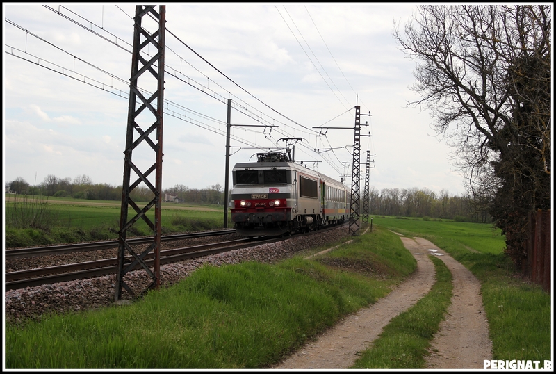 Photos et vidéos de la ligne Bordeaux - Toulouse - Narbonne - Sète (2007-2013) - Page 39 01-teoz-3690-3d621f6