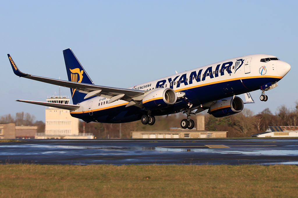 Boeing 737-8AS(WL) Ryanair EI-EBX Le 03.01.14 Img_8714-copie-431a3f1