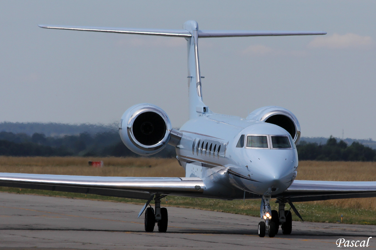 Gulfstream Aerospace G-V-SP Gulfstream G550 Bahrain Royal Flight A9C-BRN le 15.08.13 Bar-3-copie-403ba62