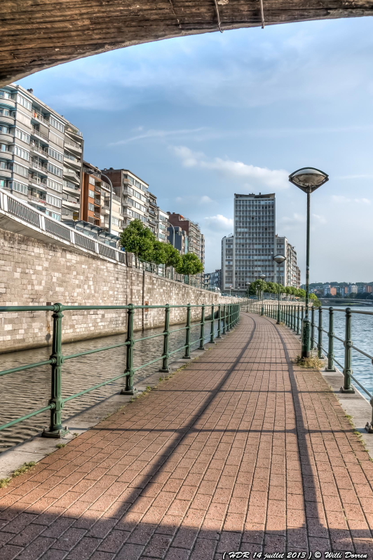 Le long des Quais de la meuse ( liege ) Dpp_-hdr-liege--0007-3fa3590