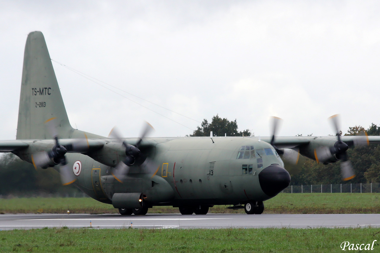 Tunisia Air Force Lockheed Hercules C-130 TS-MTC le 12.11.13 Rec-20-copie-4219ed3