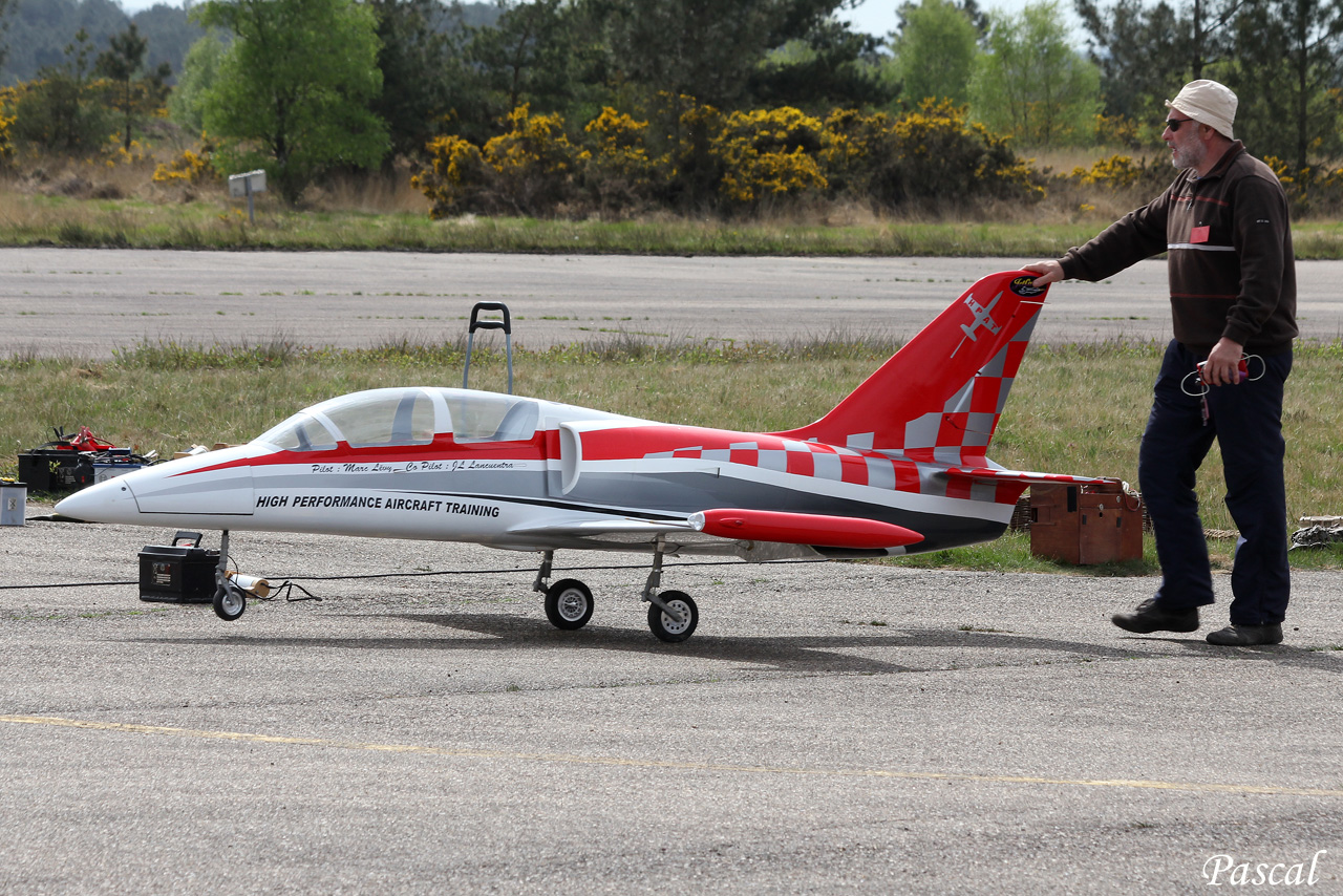 Meeting aéromodelisme sur le terrain de Coëtquidan les 04 & 05.05.13 Coet-9-3df9a64