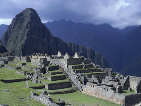 Naupa Huaca - Ancient Portal Found Deep In The Andes? Jason-edwards-the-inca-ruins-of-machu-picchu-high-in-the-andes-mountains