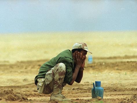 موسوعة: صور الجيش السعودي"احفاد الصحابه" HD Diether-endlicher-saudi-arabia-army-kuwaiti-soldiers-prayer-kuwait-crisis