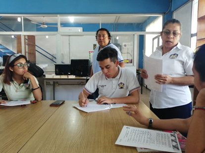 Actividad en la biblioteca de la Escuela Normal Urbana en Tabasco NezIWTu