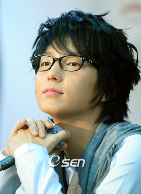 Lee Jun Ki - Page 3 200904181341252100_1