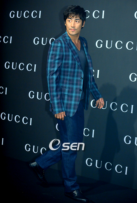 [23.08] Stars à Gucci FW collection Fashion Show 09 ( Kim So Eun ..) 200908202100582100_1