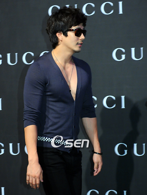 [23.08] Stars à Gucci FW collection Fashion Show 09 ( Kim So Eun ..) 200908202102322100_1