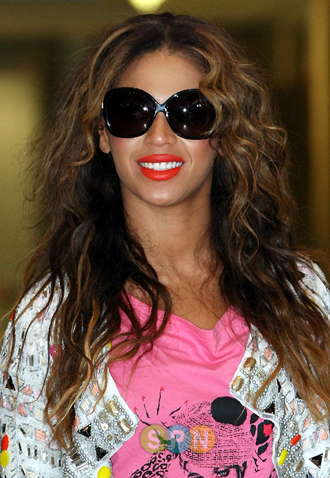 [19.10] Beyonce à l'aéroport d'Incheon 1255963503.132850_PP09101900093