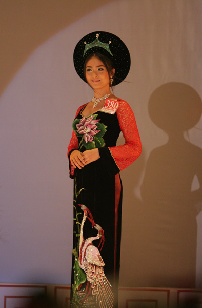 Một cuộc thi sắc đẹp vừa âm thầm diễn ra Hoa khôi thời trang 2011 20110321113233_t3