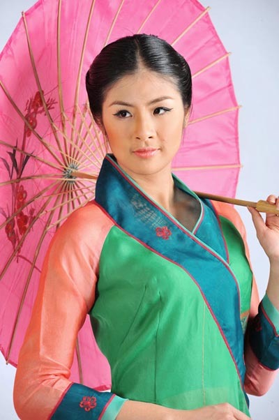 HH Ngọc Hân thiết kế áo dài vì nước Nhật 20110331084747_3003NH006