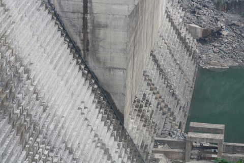 More tremors rattle Song Tranh hydro-power plant in Vietnam 20120907111650_1