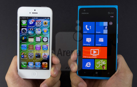 Microsoft cho đổi iPhone cũ lấy điện thoại Windows Phone 20130927144128-iphone-5-lumia-900