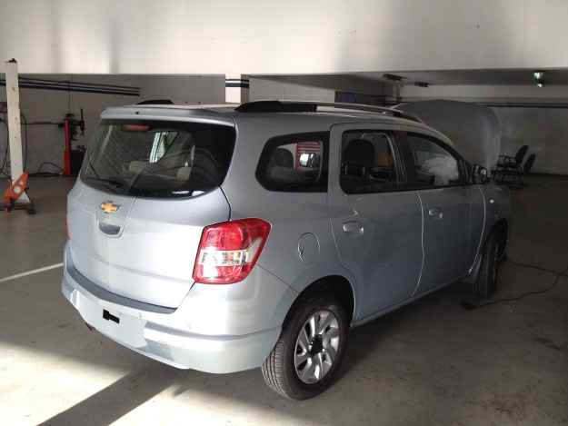 Novas minivans da Chevrolet - Página 3 20120607083457502304a