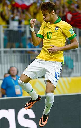 Neymar festeja gol e exalta futebol coletivo do Brasil 20130622200626727098a