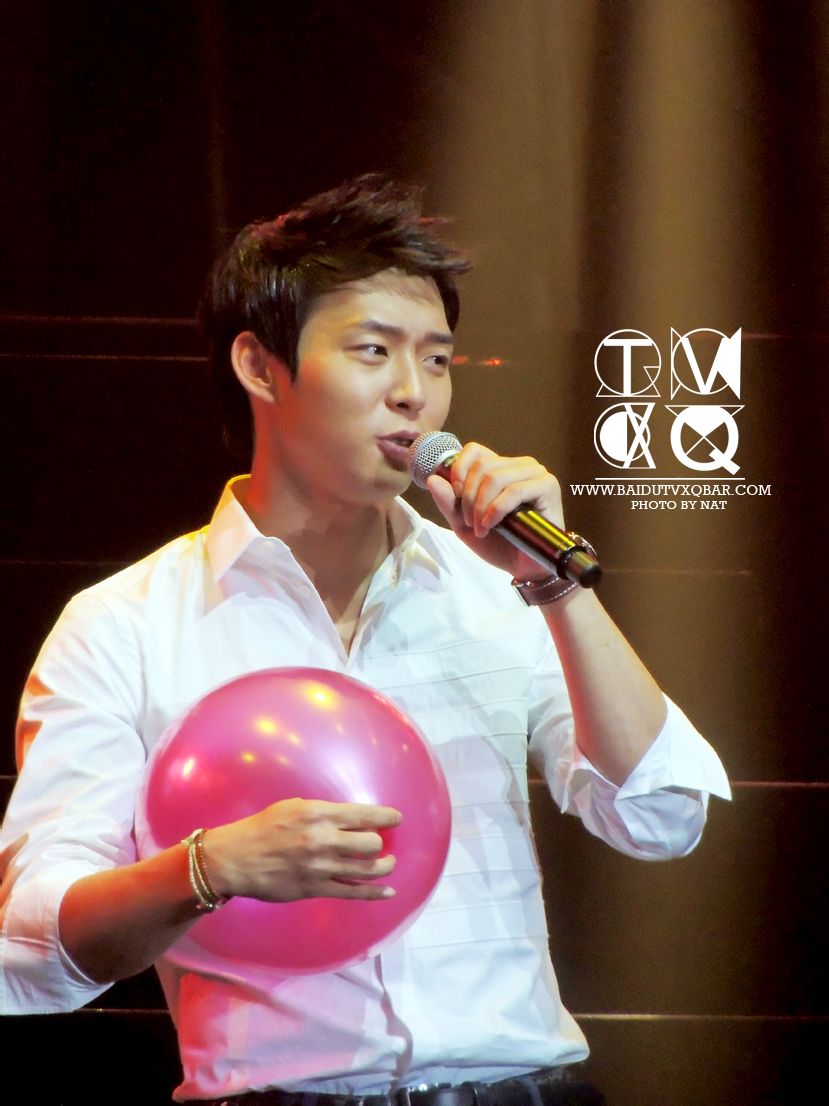 [Pics][10092012] Yoochun- fanmeeting in Shenzhen( china) 3801213fb80e7becbf6ea2632f2eb9389a506bf8