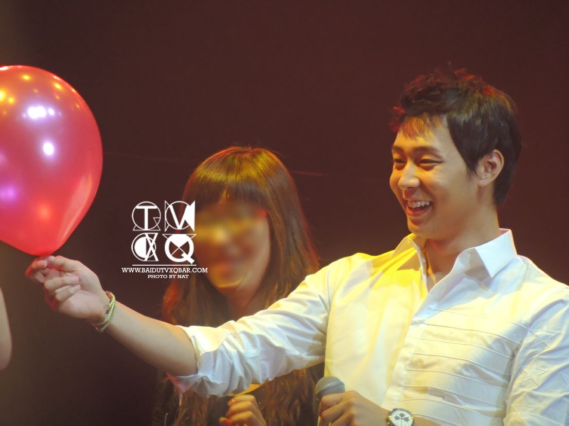 [Pics][10092012] Yoochun- fanmeeting in Shenzhen( china) Aec379310a55b3198c2523f743a98226cefc1757