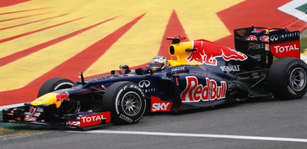 automobilismo!! - Página 5 Piloto-alemao-sebastian-vettel-da-red-bull-durante-o-gp-do-brasil-em-interlagos-1353860817346_615x300