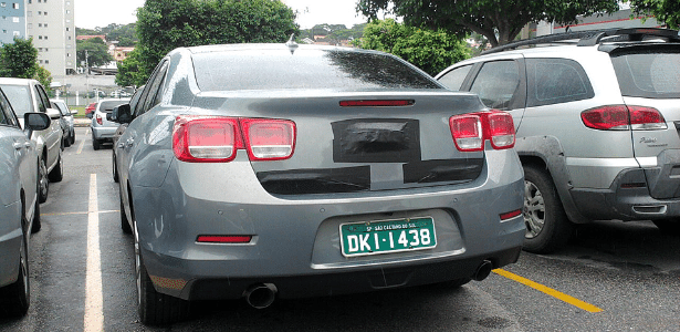 Renovação da linha Chevrolet no Brasil - Página 33 Outro-angulo-do-novo-chevrolet-malibu-mostra-dupla-de-escape-e-indica-tratar-se-da-versao-topo-a-ltz-20-turbo-1358122738493_615x300