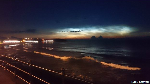 New Jersey by Night - O Abade de Chantry 8jun2014---uma-rara-formacao-de-nuvens-foi-flagrada-a-noite-sobre-a-cidade-de-scarborough-na-costa-do-condado-de-north-yorkshire-no-nordeste-da-gra-bretanha-1404819423086_624x351