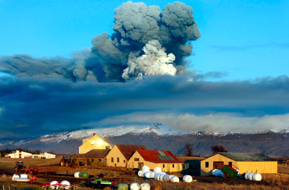 Esplosione vulcanica Islanda: seguiamo la nube di ceneri - Pagina 4 E02_23042795